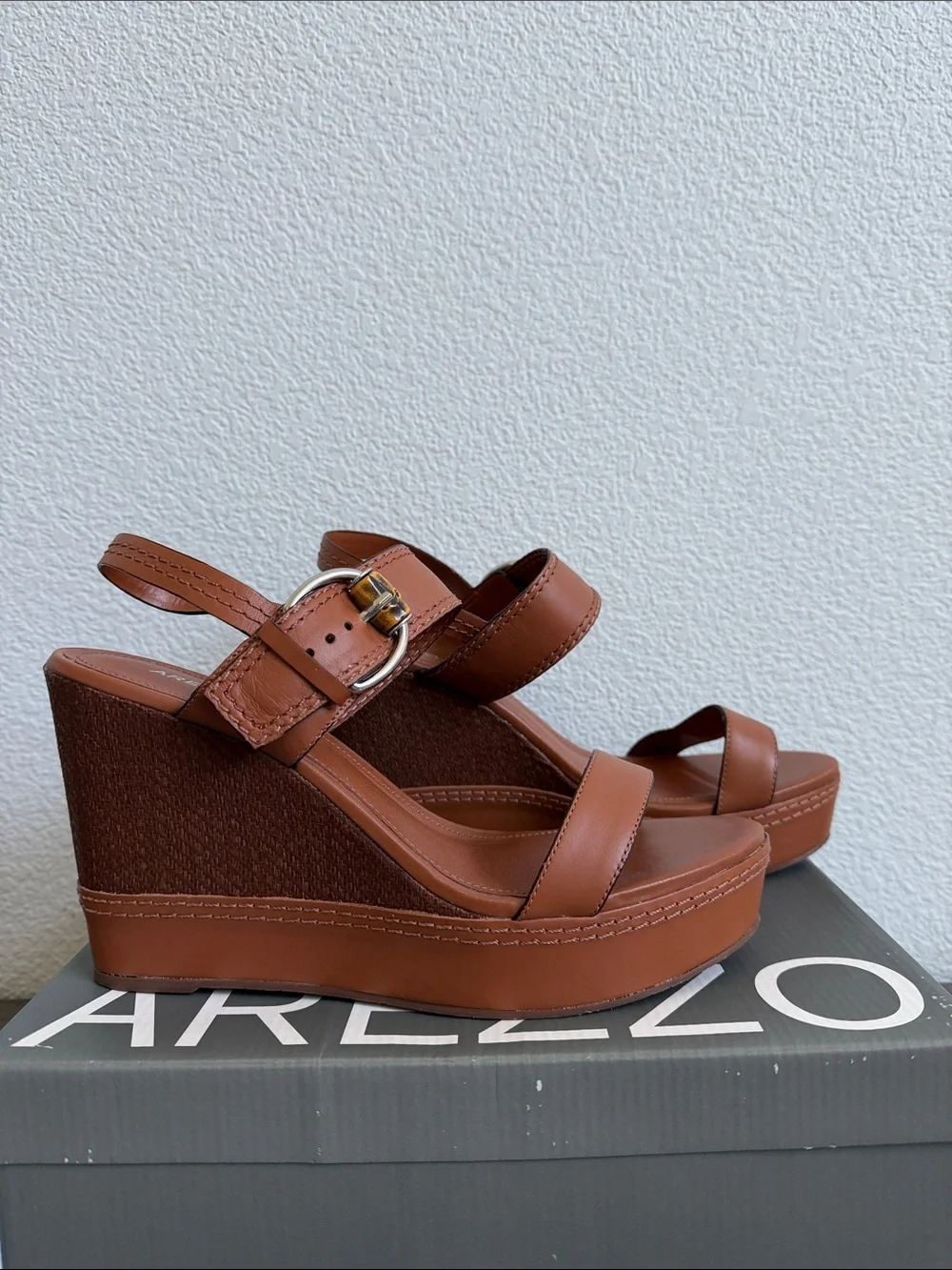Arezzo Women's Sage Platform Sandal in Roast Caramel NIB